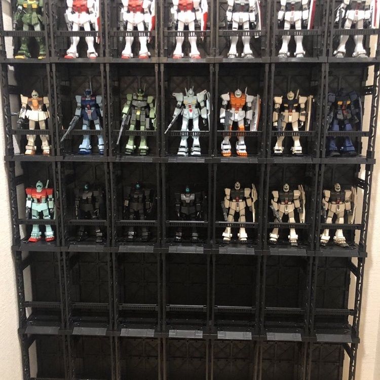 В наличии: Подставка-стеллаж д – обзор и цена Bandai Model Gundam Hg